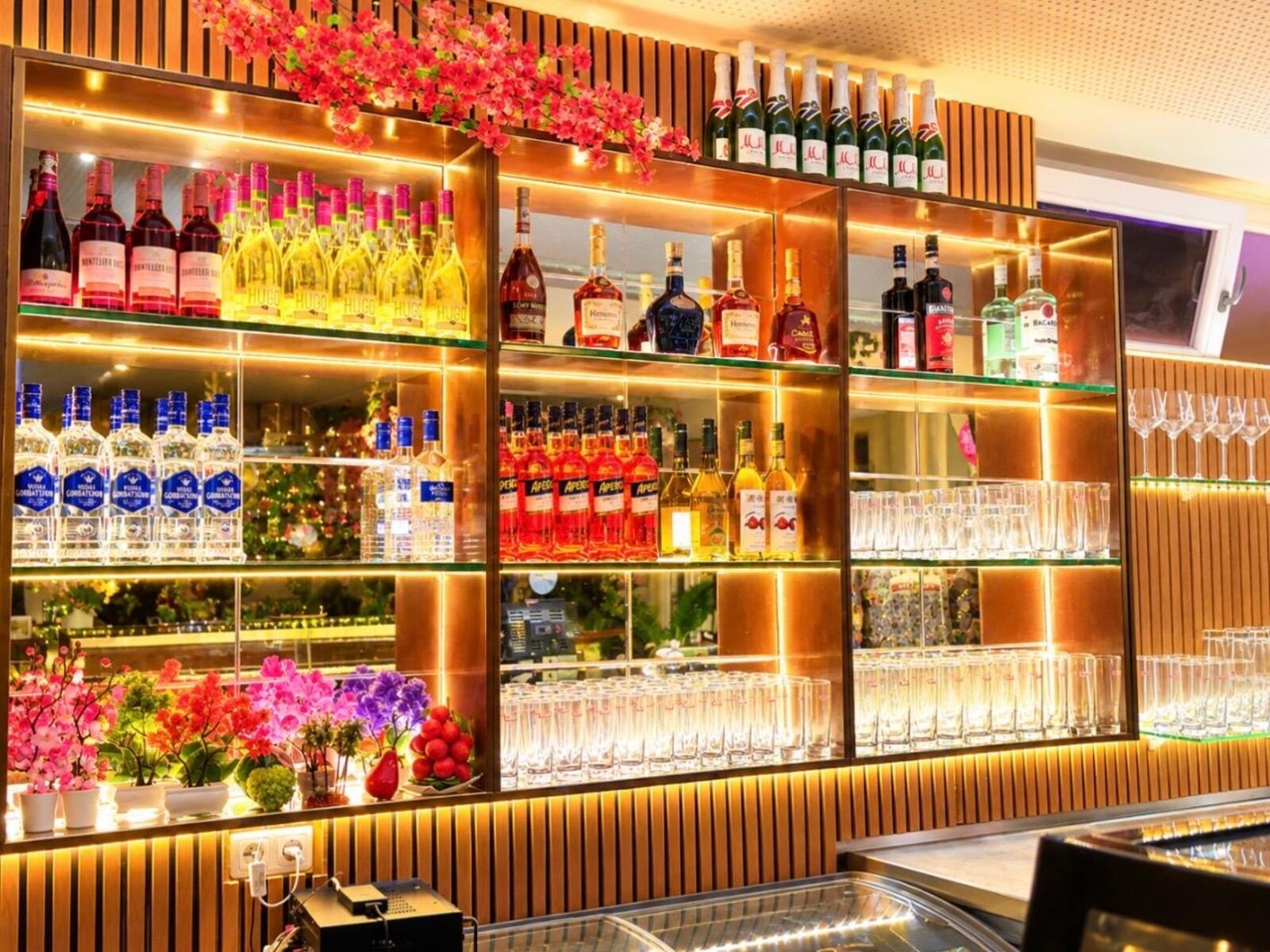 Beleuchtete Bar